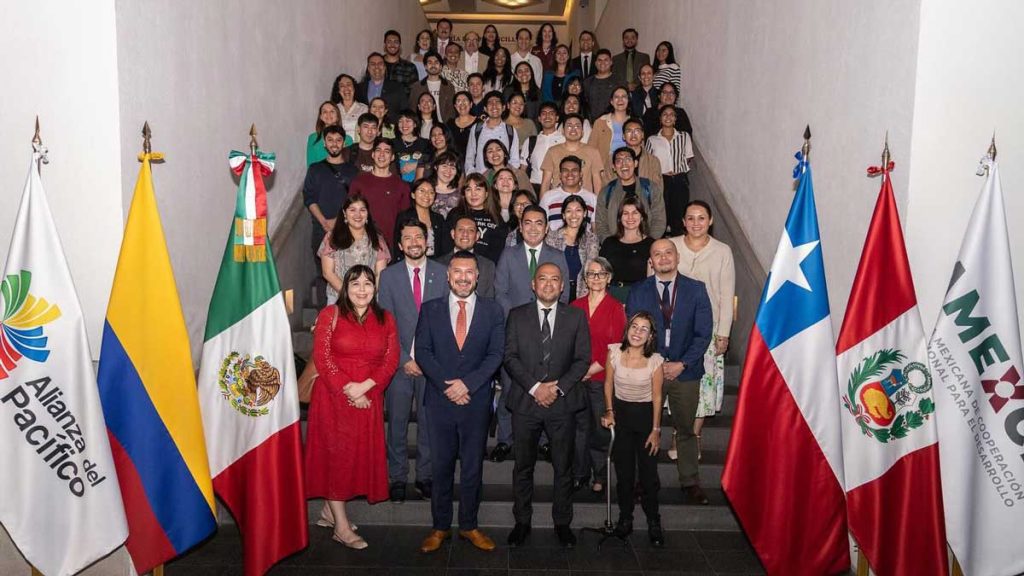 Participa la UACJ en la entrega de becas de la convocatoria Alianza del Pacífico